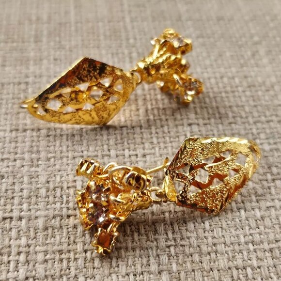 Jewelry - Drop Down Earrings Gold Tone Small Earrings Fashion Jewelry Unbranded